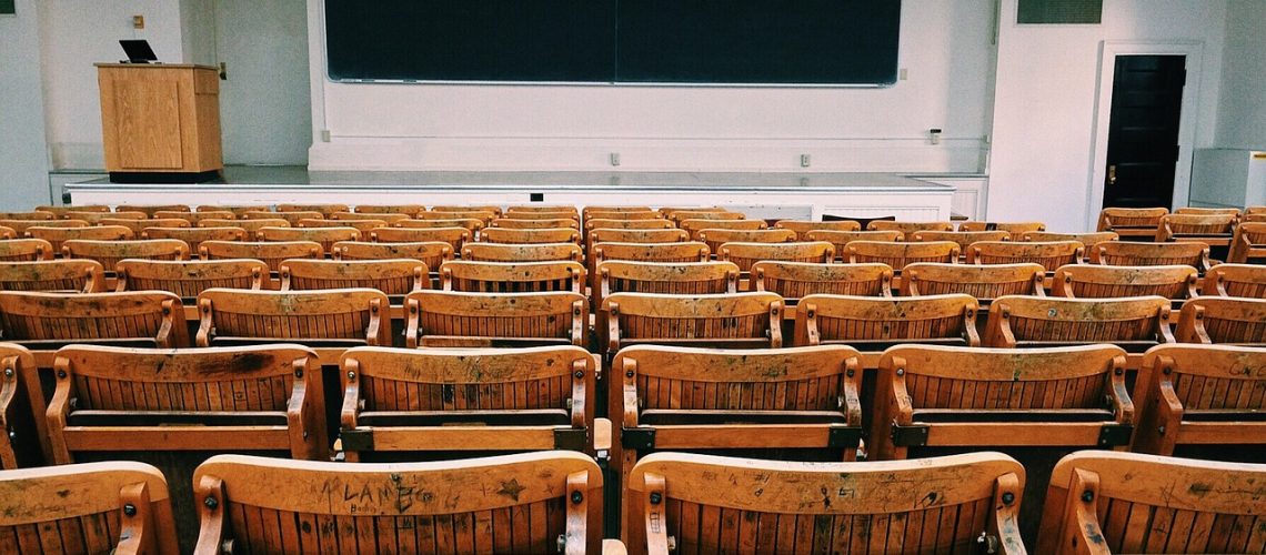 classroom, lecture hall, college-1699745.jpg